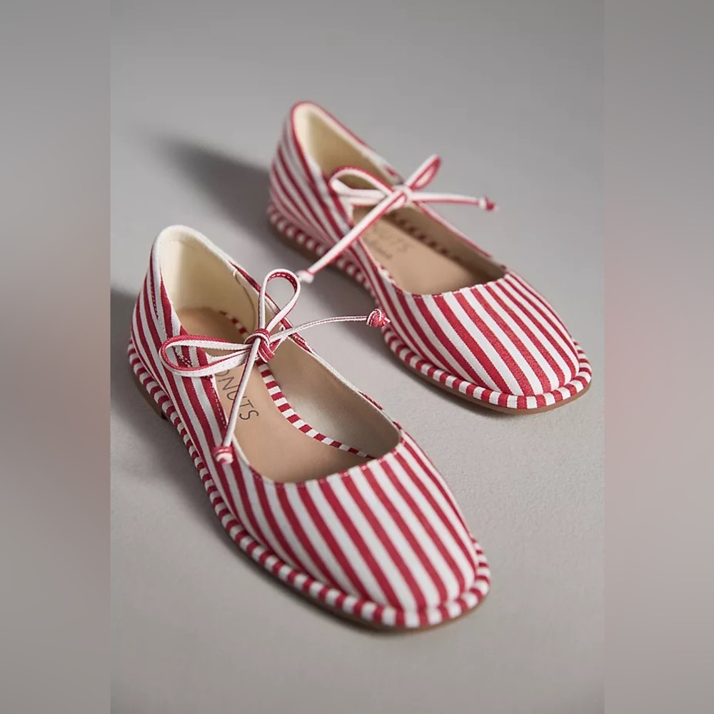 Red & White Striped Women's Ballet Flats - Picture 2 of 6